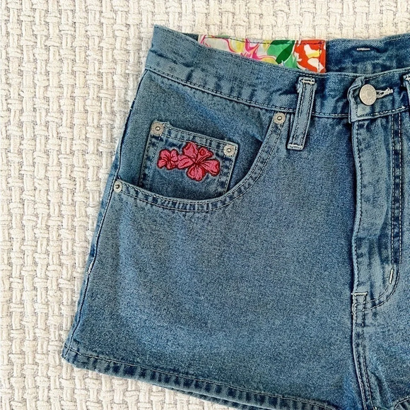 VINTAGE 90’s Pepe Jeans High Waisted Denim Shorts - Picture 3 of 7